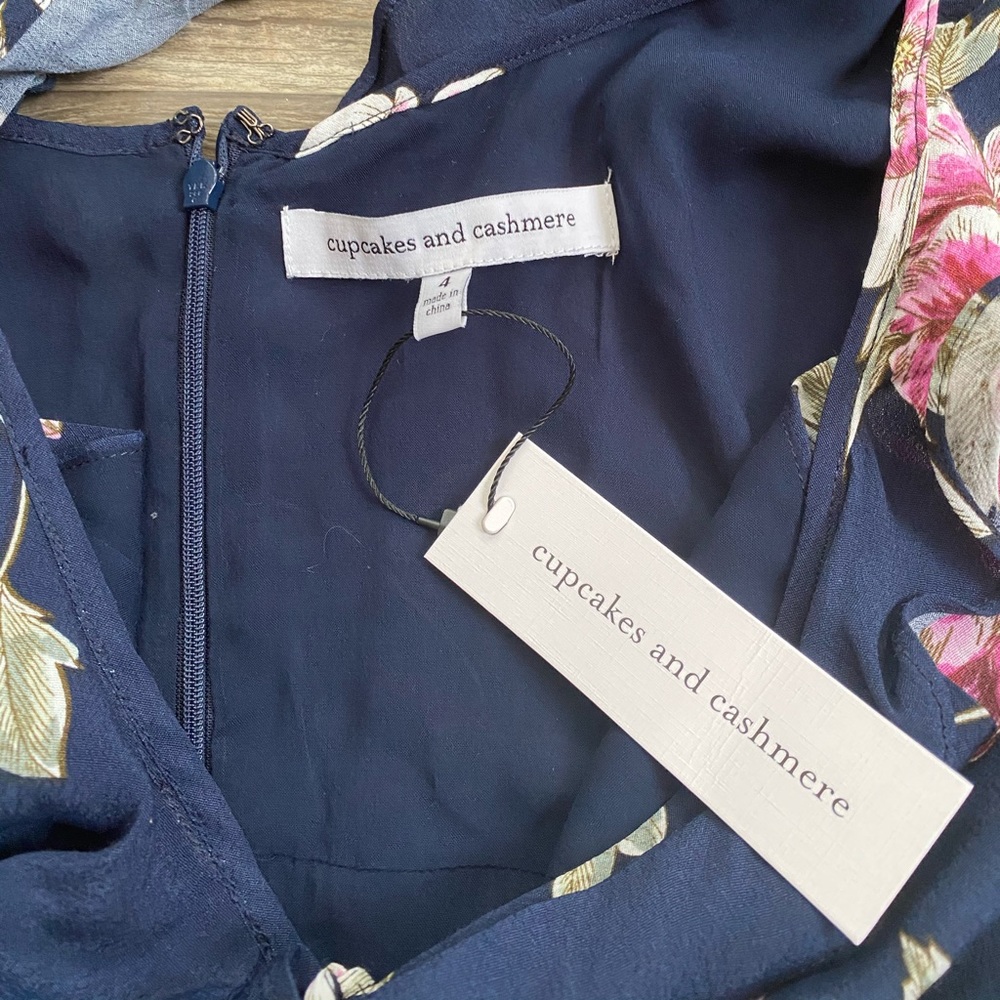 SALE!! ❤️Cupcakes & Cashmere dress - Picture 3 of 5